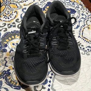 Nike Flex 2017 Run tennis shoes